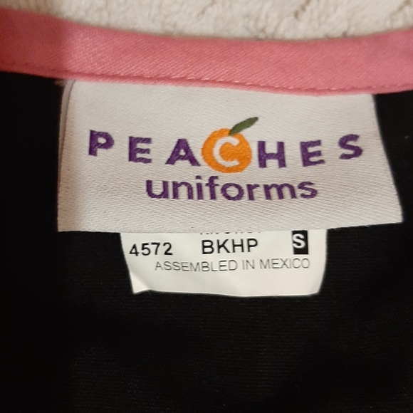 NWT PEACHES SCRUB TOP - Picture 2 of 3